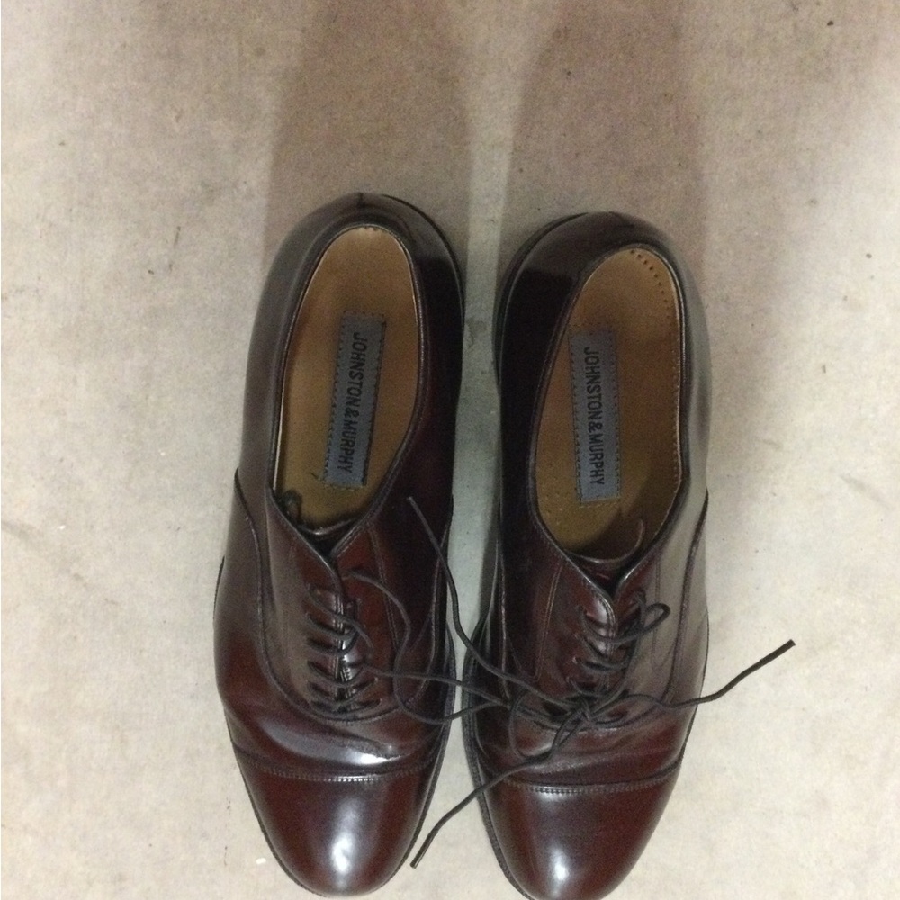 Johnston & Murphy Men’s Dark Brown Leather Cap-Toe Oxfords